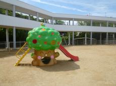 奈留さくら保育所 園庭・遊具